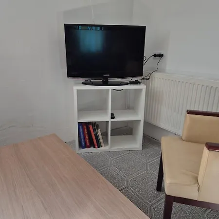 Montage Zum Walnussbaum *