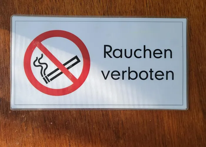 Montage Zum Walnussbaum * Deutschhof